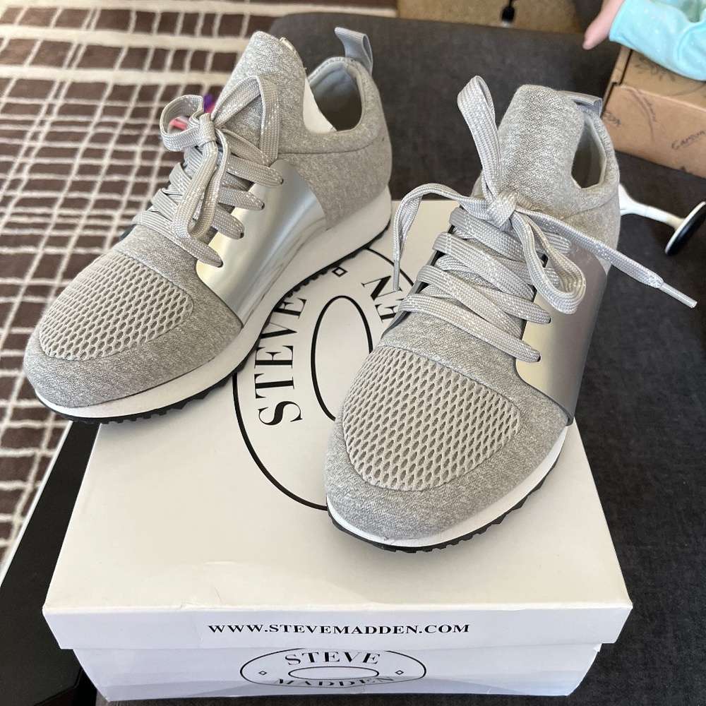 Shoe